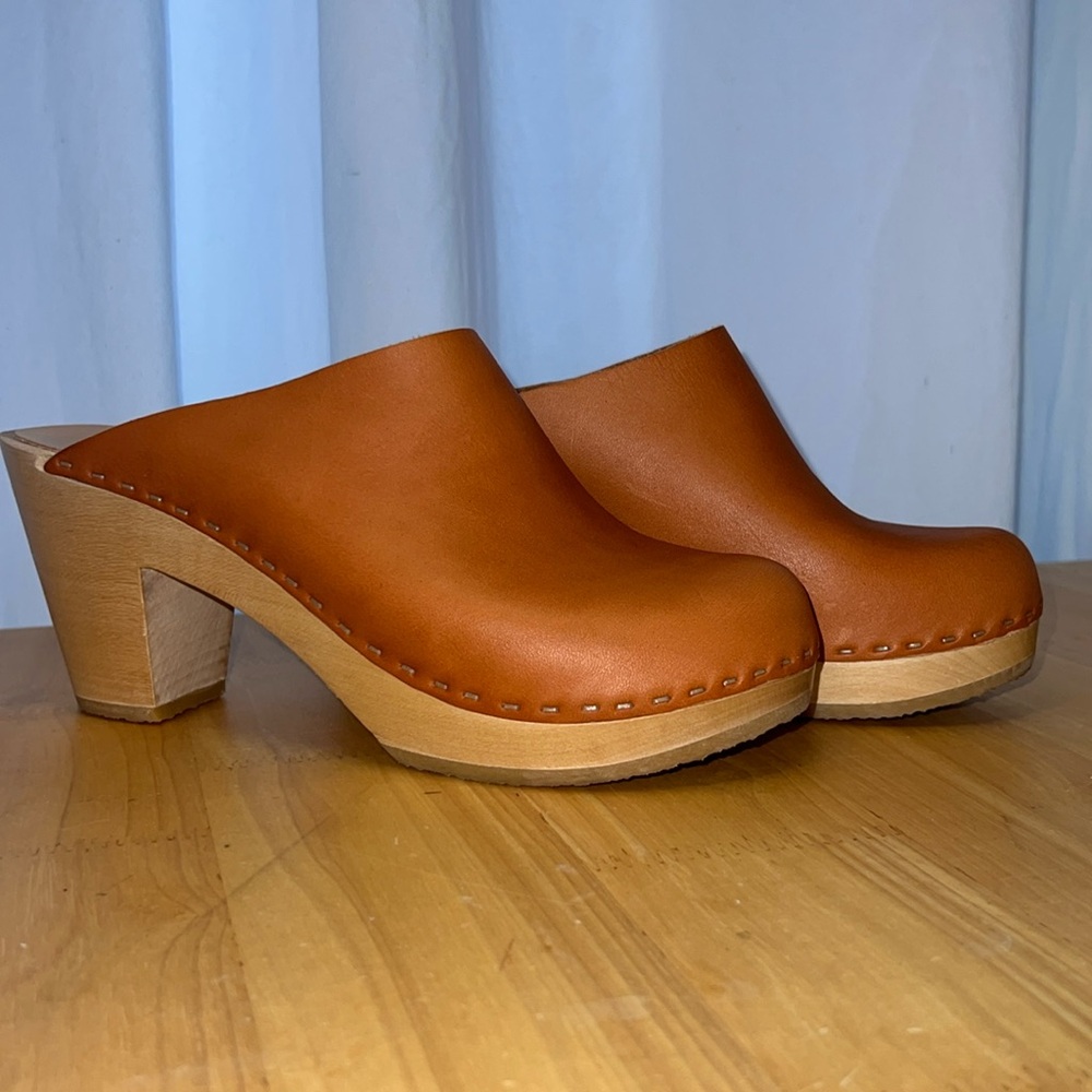 Bryr cognac leather clog mules size 37